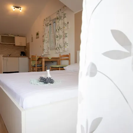Af Apartment *