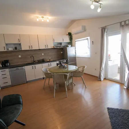 Apartment Af *