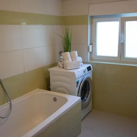 Af Apartment *